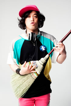 やついいちろう（エレキコミック）