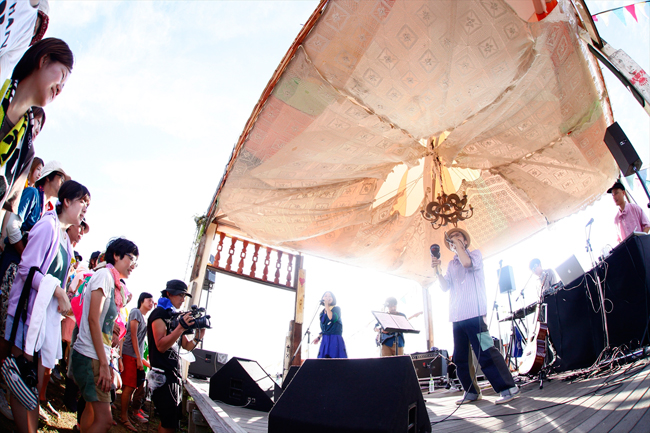 0901_surround02.jpg